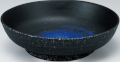 陶器調 5.8寸 丸平鉢 黒釉藍だまり
