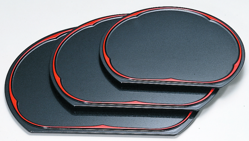 梅型半月両面盆 黒天朱タタキSL/朱天黒