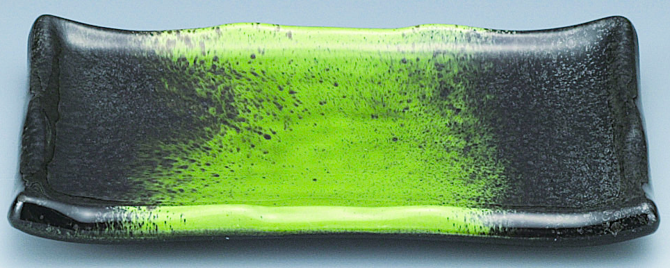 6寸 大化焼物皿 織部黒流し