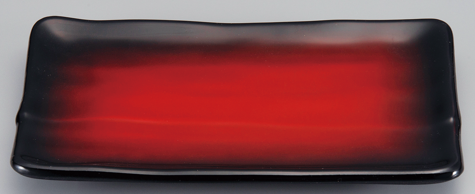 7寸 荒彫焼物皿 朱黒ぼかし